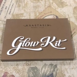 Offers accepted! Anastasia Beverly Hills Glow Kit